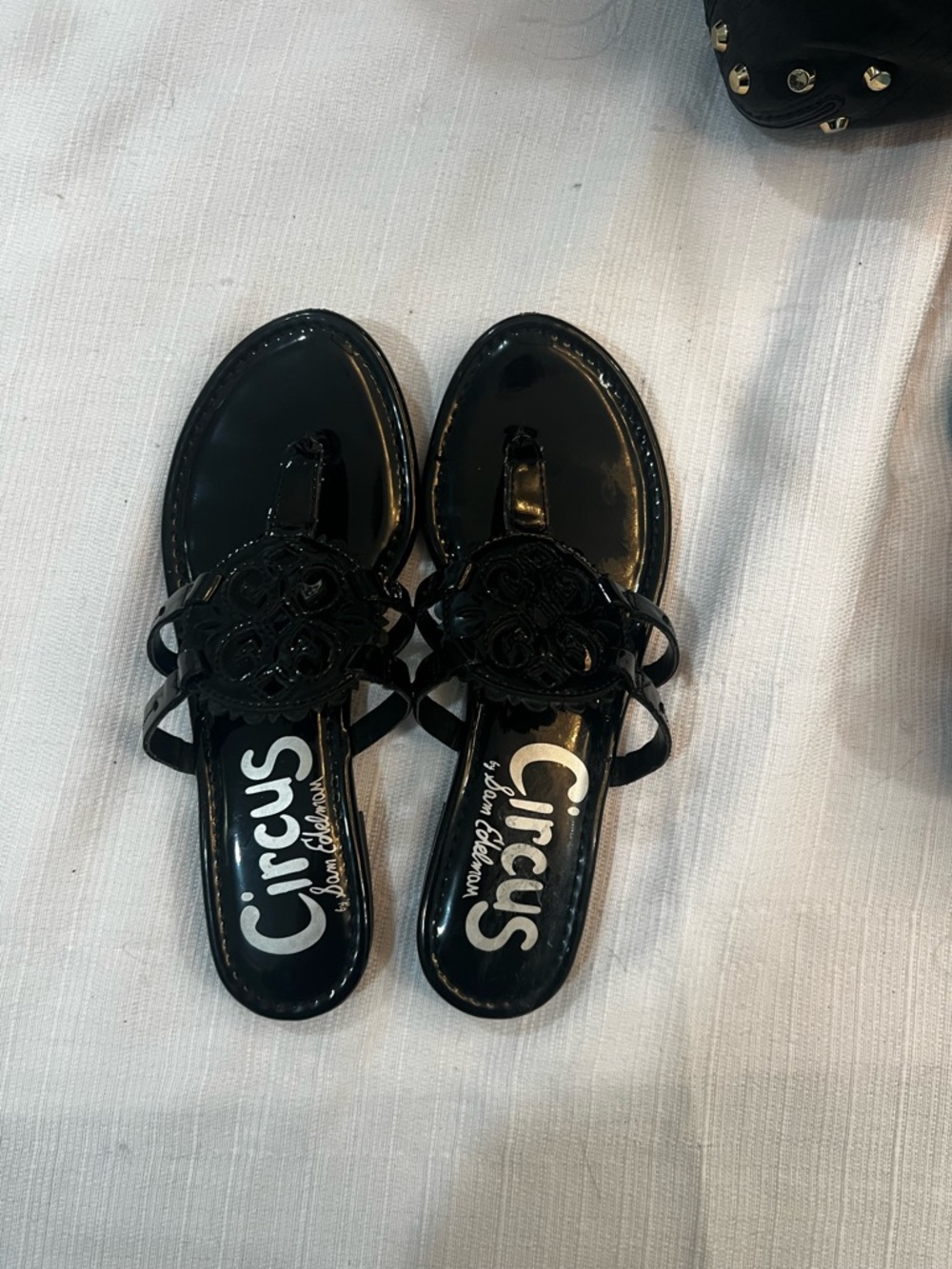Circus by Sam Edelman Black Patent leather Medallion Thong Sandals